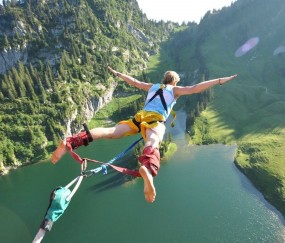 开云官方平台-南美风暴席卷欧洲之夜，迪马利亚关键时刻挺身而出，乌拉圭式坚韧击败塞维利亚