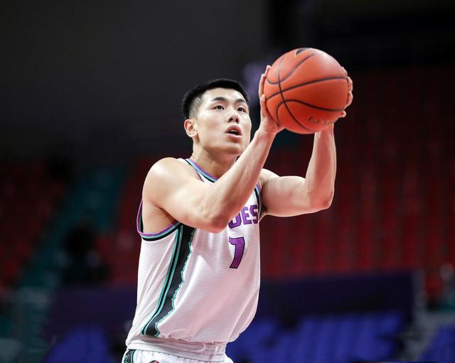 76人横扫福建队，陶汉林状态火热