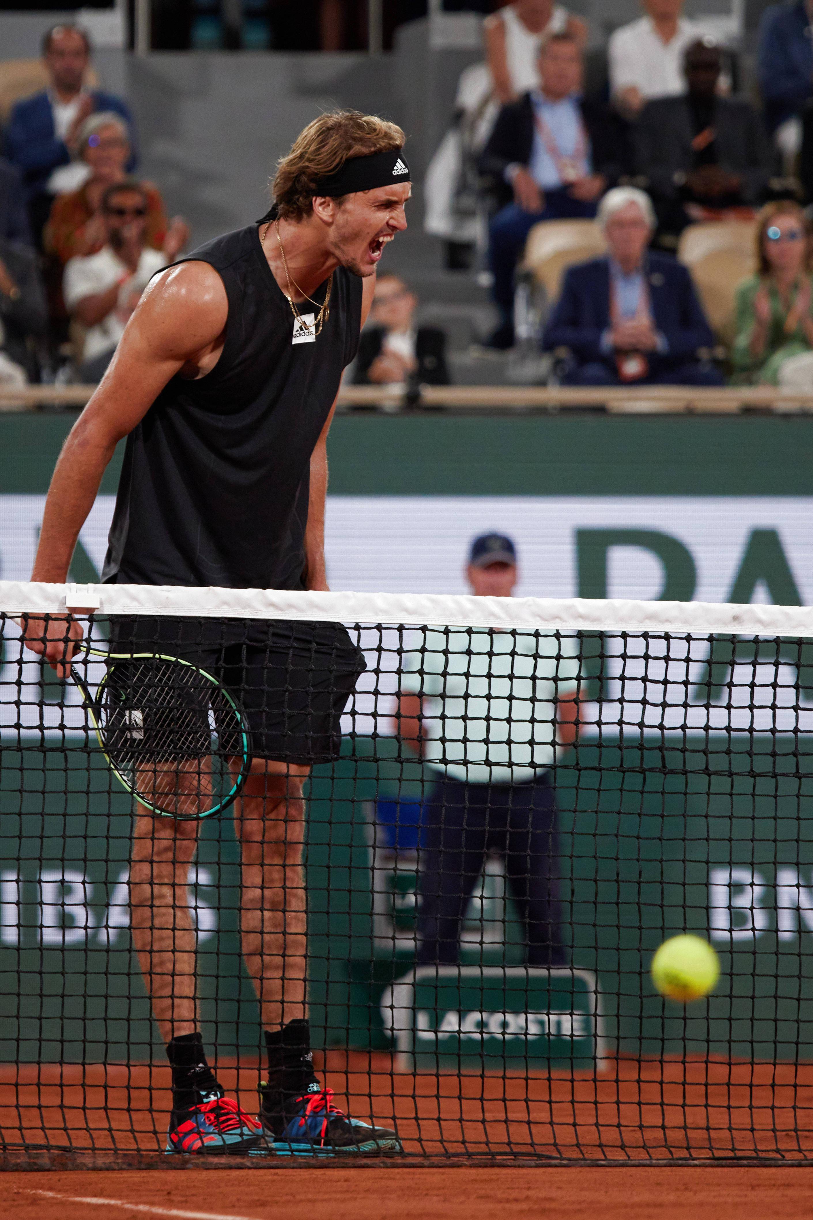 澳大利亚网球队鏖战日本网球队,兹维列夫制霸全场 澳大利亚网球队鏖战日本网球队,兹维列夫制霸全场