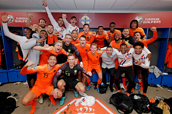 荷兰主场大胜爱沙尼亚，提前晋级淘汰赛